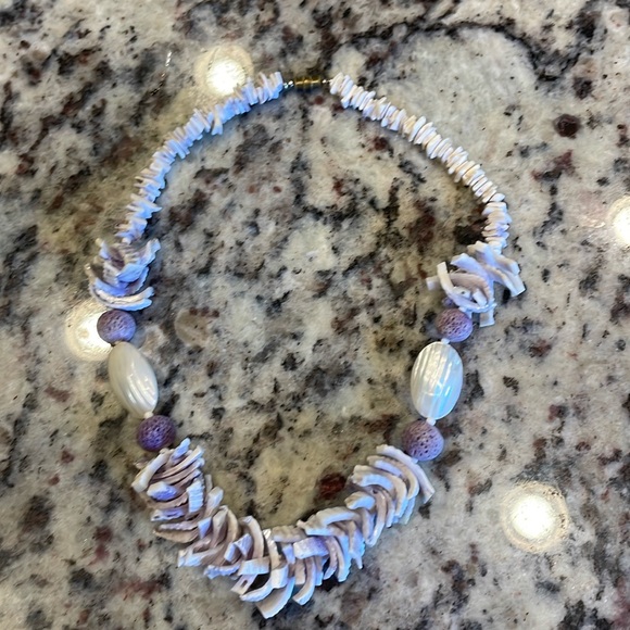 v i n t a g e ::
 Hawaiian tropical seashell necklace - Picture 2 of 5